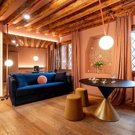 Ca' Lezze Charming Apartman *