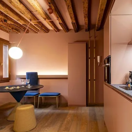 Ca' Lezze Charming Apartman *