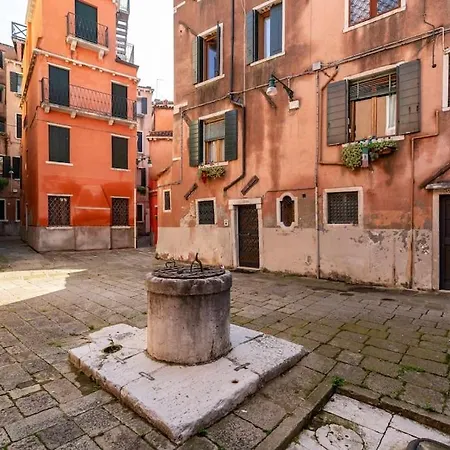 Apartment Ca' Lezze Charming Venedig