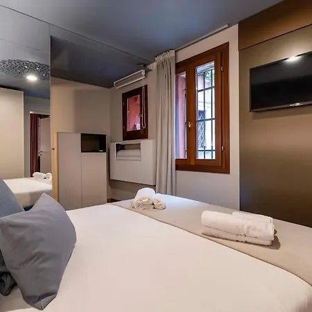 Ca' Lezze Charming Apartment *